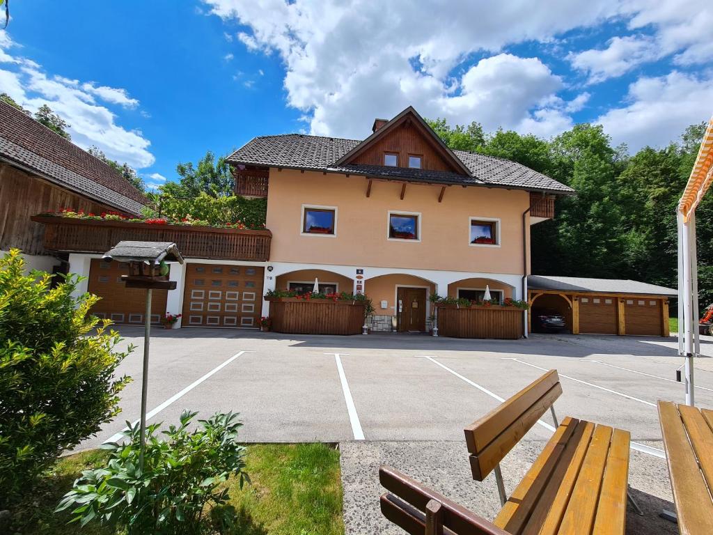 Budova, kde se apartmán nachází