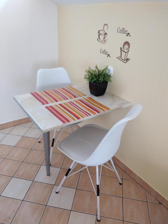 Hévíz Erika Apartman - Apartment With Balcony