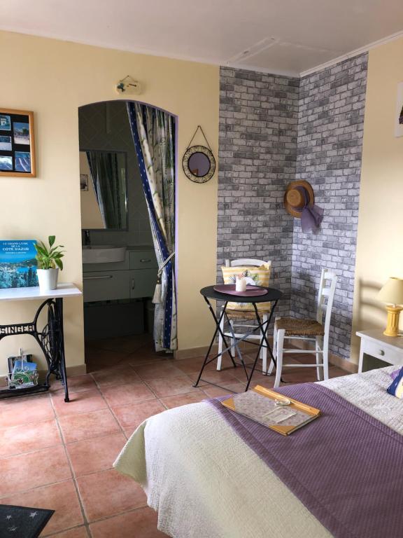 l'Oustaou B&B Piscine & Spa - Double Room With Spa Bath
