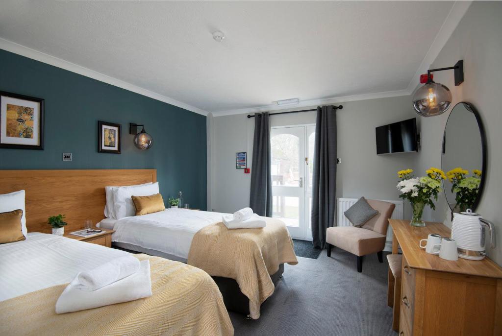 Lakeview Manor - Standard Twin Room (Pet Friendly)
