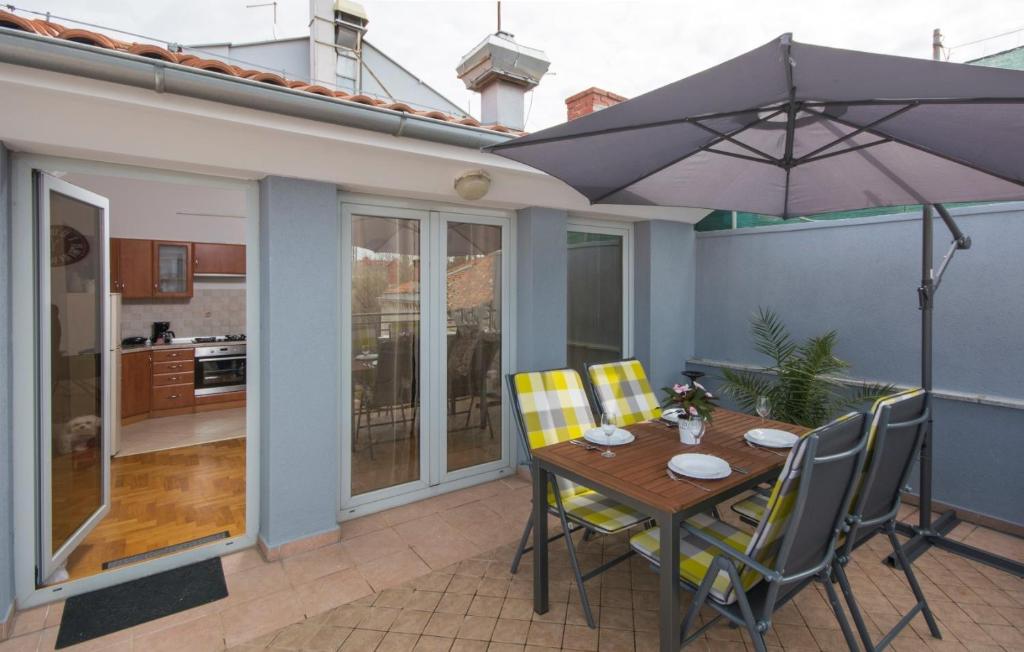 Patio nebo venkovní prostory v ubytování City Centre Sea View Apartment