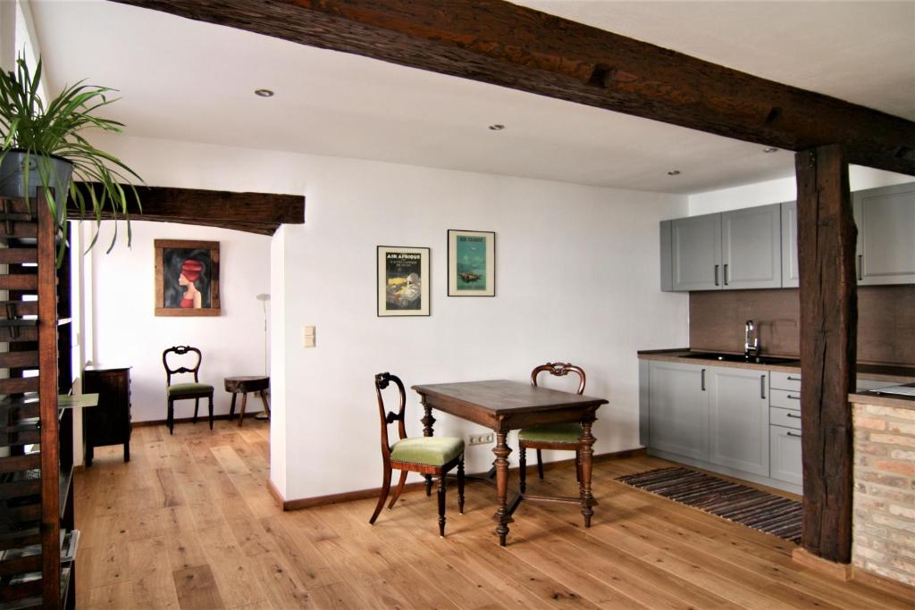Altstadt Blieskastel - Kardinal-Wendel-Straße 18 - Appartamento Con Una Camera Da Letto