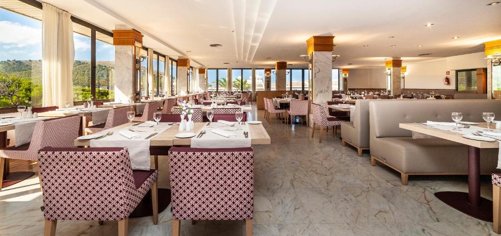 Ресторан / где поесть в Hotel & Spa S'Entrador Playa