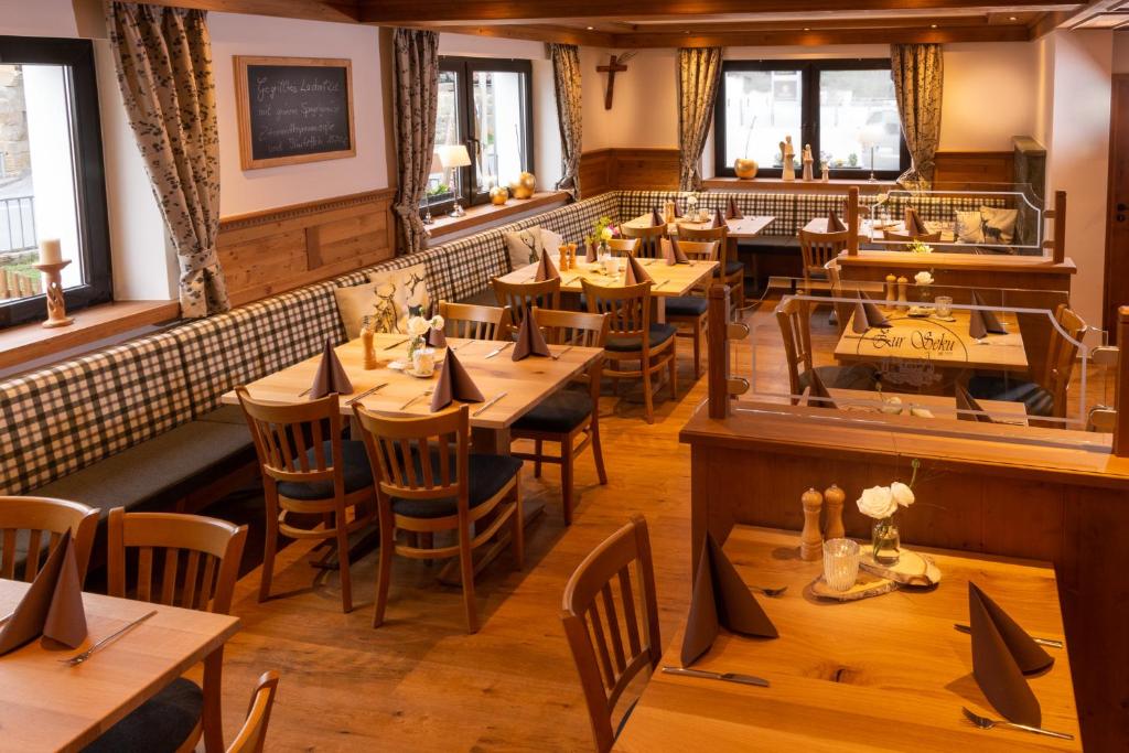 Restaurace v ubytování Gasthof Zur Seku