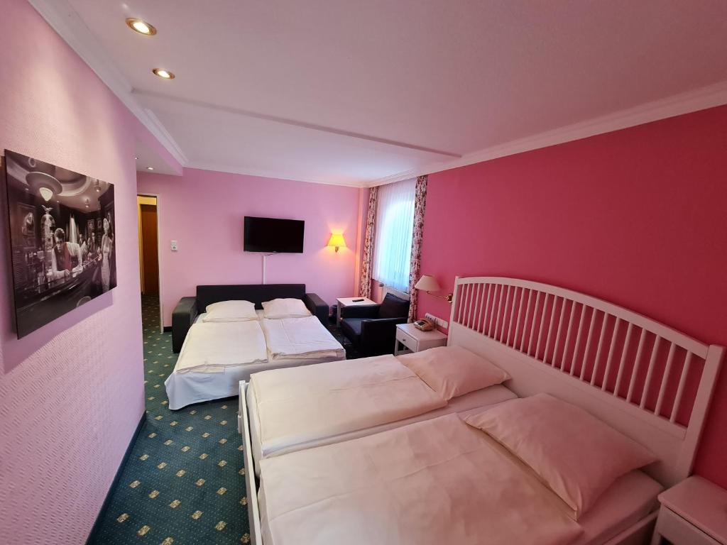 Hotel Heldt - Quadruple Room (4 Adults)