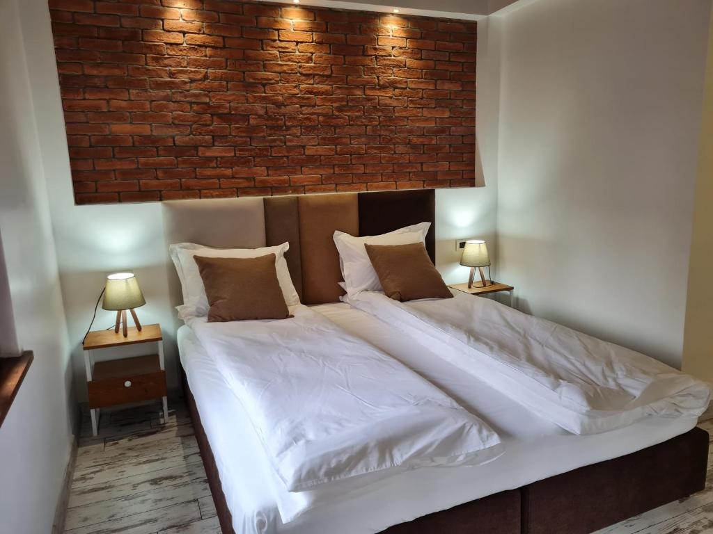 Hotel House K21 - Deluxe King Room