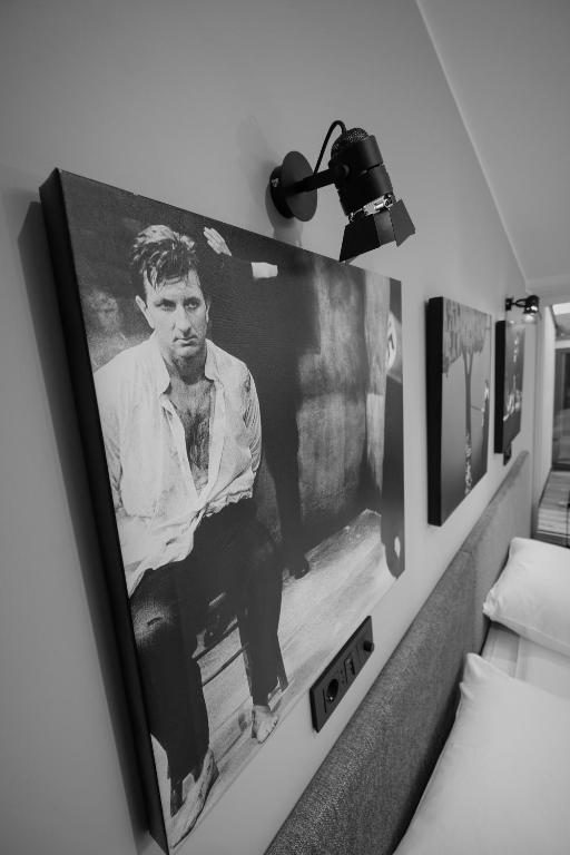 TV a/nebo společenská místnost v ubytování Hotel Kunst