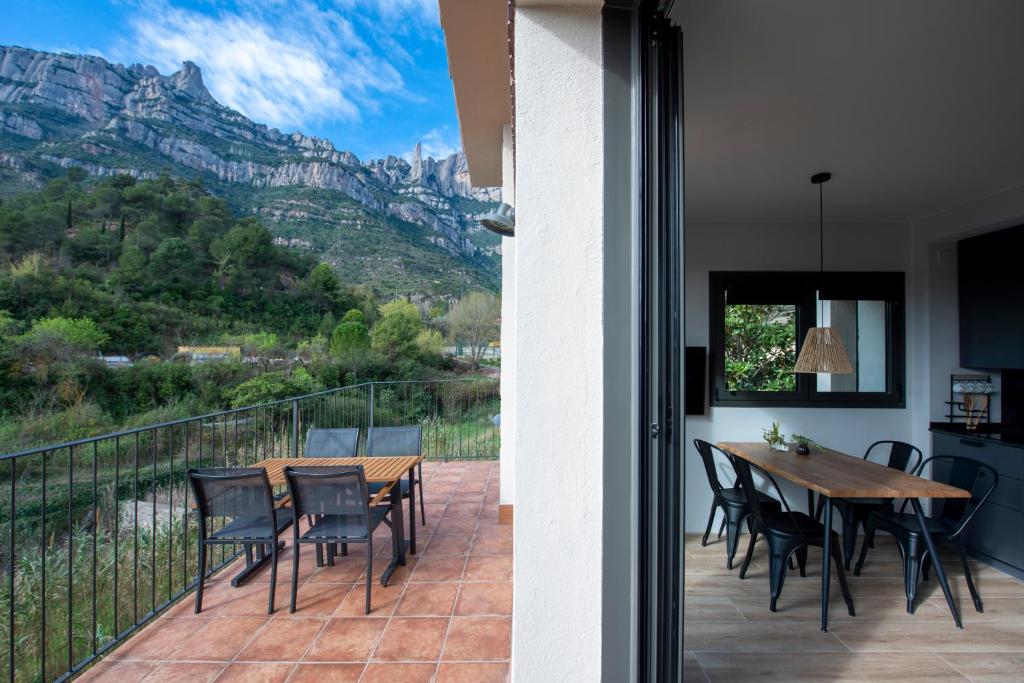 Apartaments Agulles de Montserrat - Apartment With Terrace
