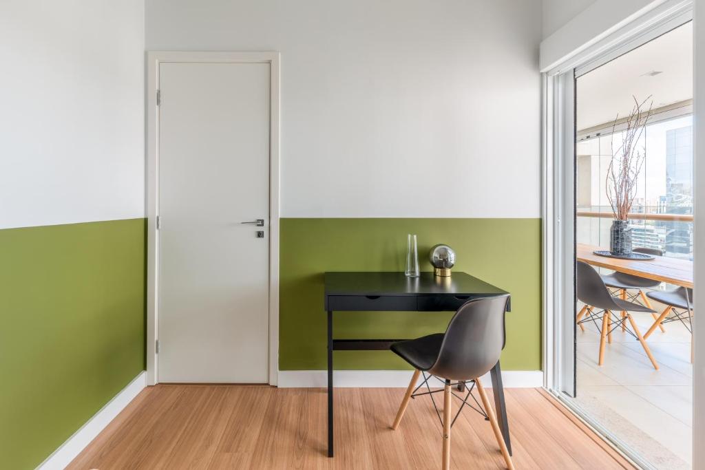  Apartamento mobiliado com vaga - Vila Olímpia