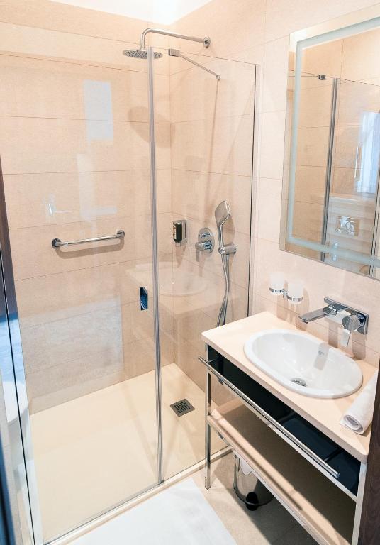 Sky Hotel Kraków - Resim 27