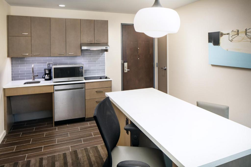 Hyatt House Tallahassee Capitol University - Error