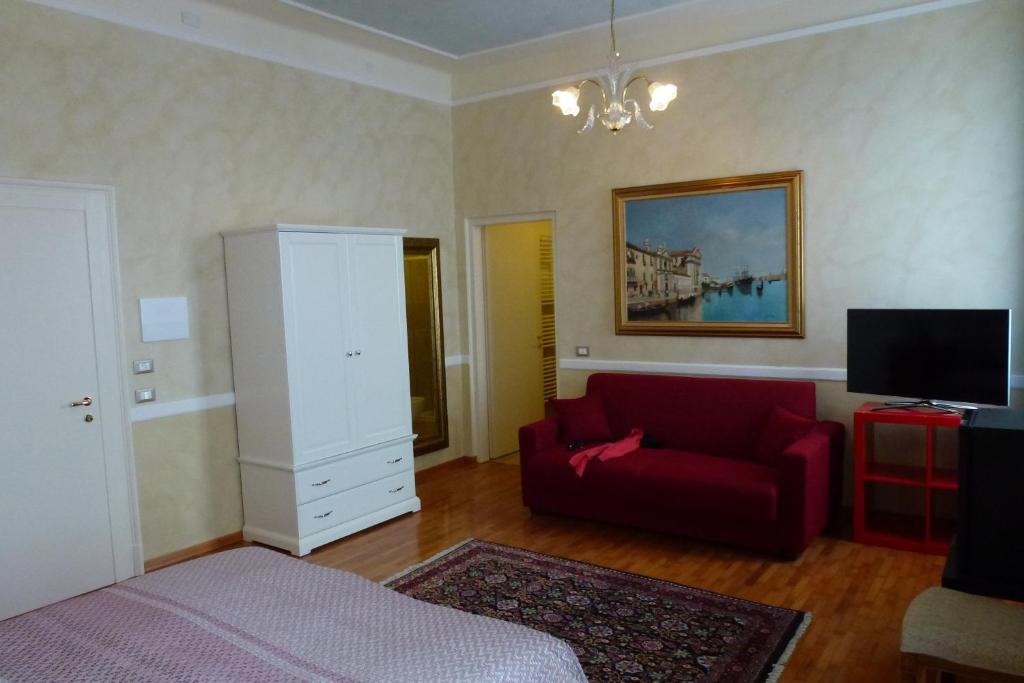TV a/nebo společenská místnost v ubytování Lady Verona Residence