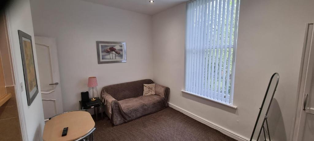 Χώρος καθιστικού στο No 7 - 1 BED NEAR SEFTON PARK AND LARK LANE