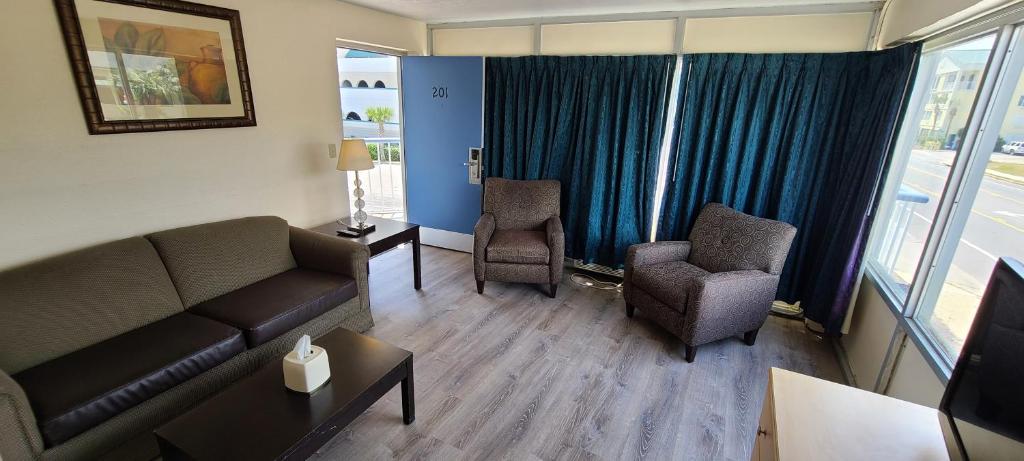Oceanfront Twilight Surf Hotel - Deluxe King Studio