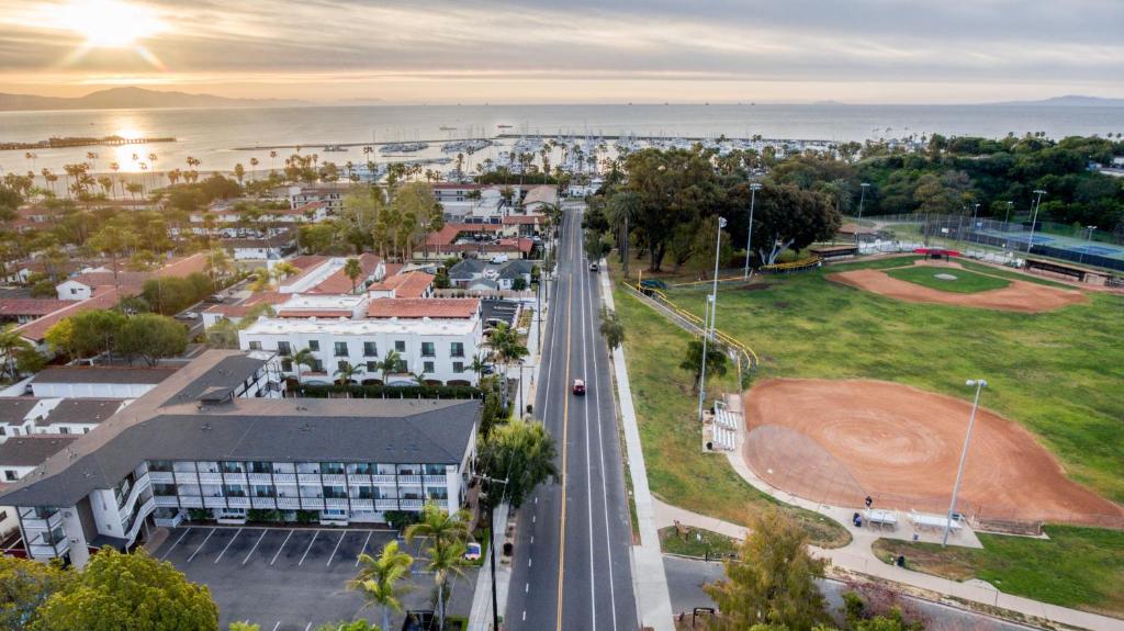 Avania Inn of Santa Barbara photo