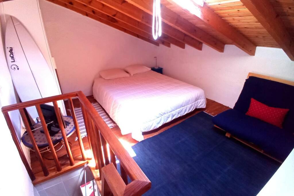 Katil atau katil-katil dalam bilik di Casinha de Aldeia no coração da Costa Vicentina