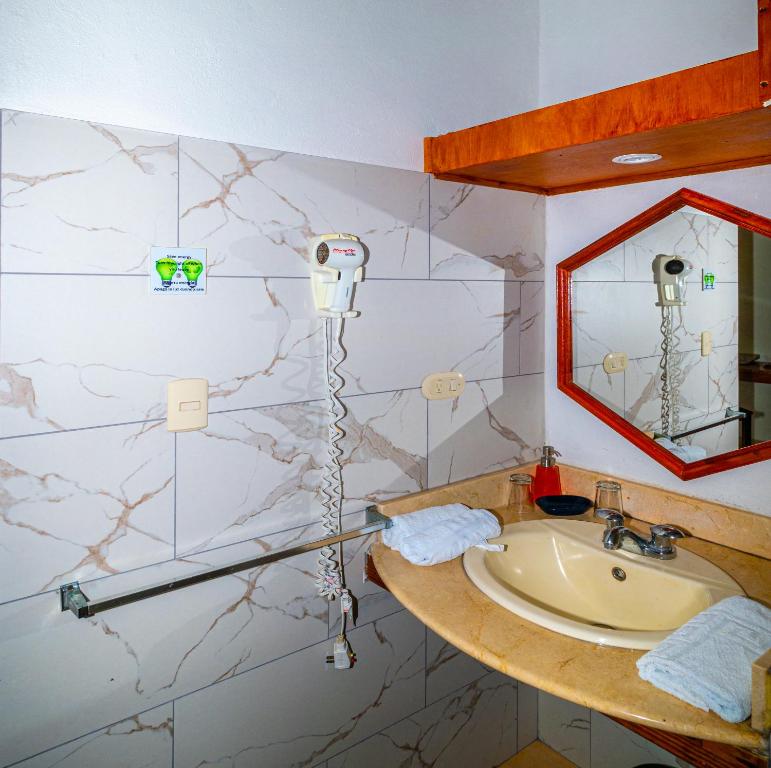 Hotel Colinas del Sol - Standard Room