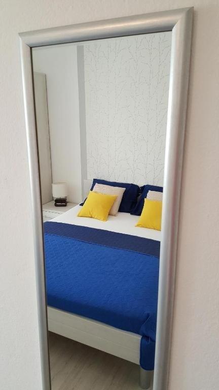 Posteľ alebo postele v izbe v ubytovaní Room in Hvar town with sea view, balcony, air conditioning, Wi-Fi (4858-5)
