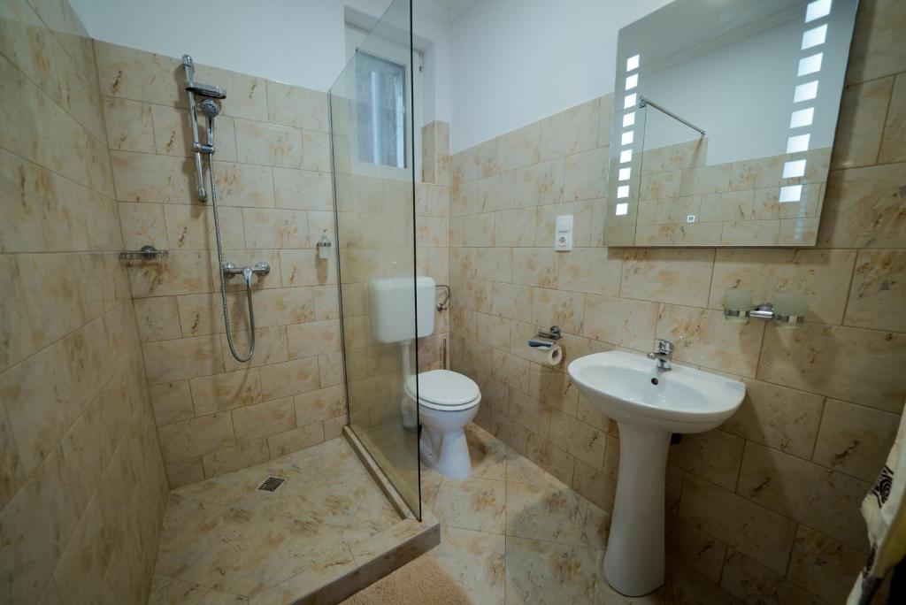Nagy-Homoród Étterem és Panzió - Chambre Double Standard