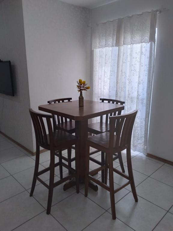  apartamento com piscina