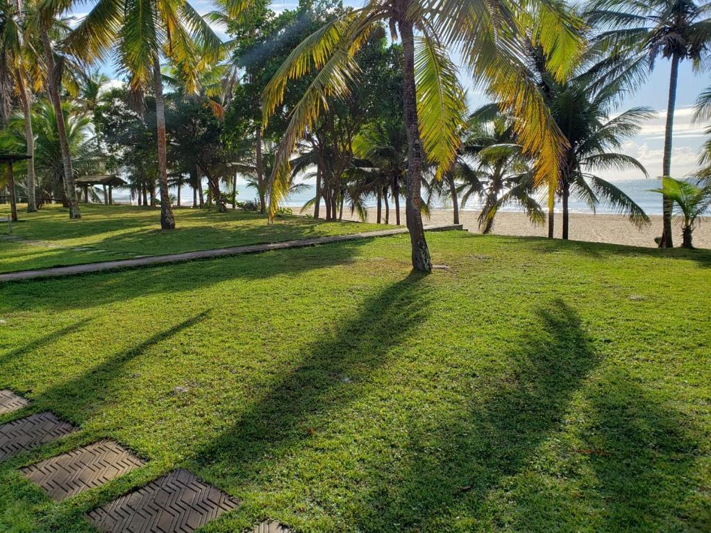  Bangalô condomínio Verde Mar.