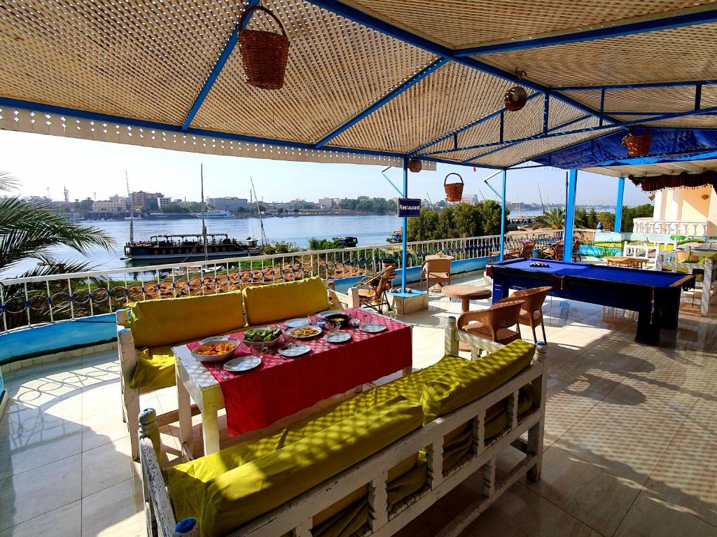 Balkón nebo terasa v ubytování Luxor Guest House