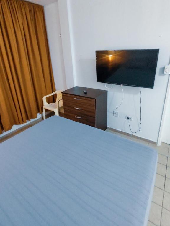  Apto - Praia Grande - Duas Quadras da Praia