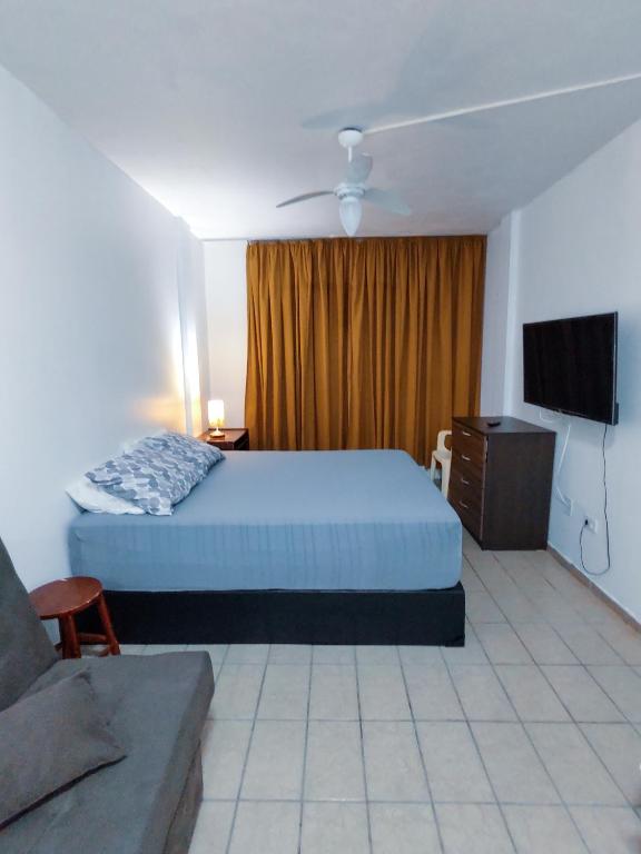  Apto - Praia Grande - Duas Quadras da Praia