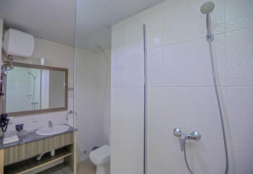 Ένα μπάνιο στο Riviera Suites