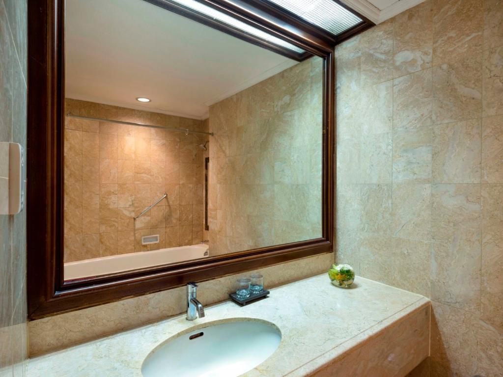 Hotel Ciputra Jakarta managed by Swiss-Belhotel International - Deluxe Double Room
