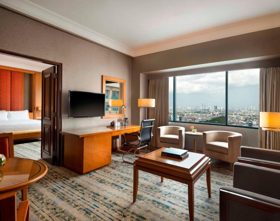 Hotel Ciputra Jakarta managed by Swiss-Belhotel International - Suite