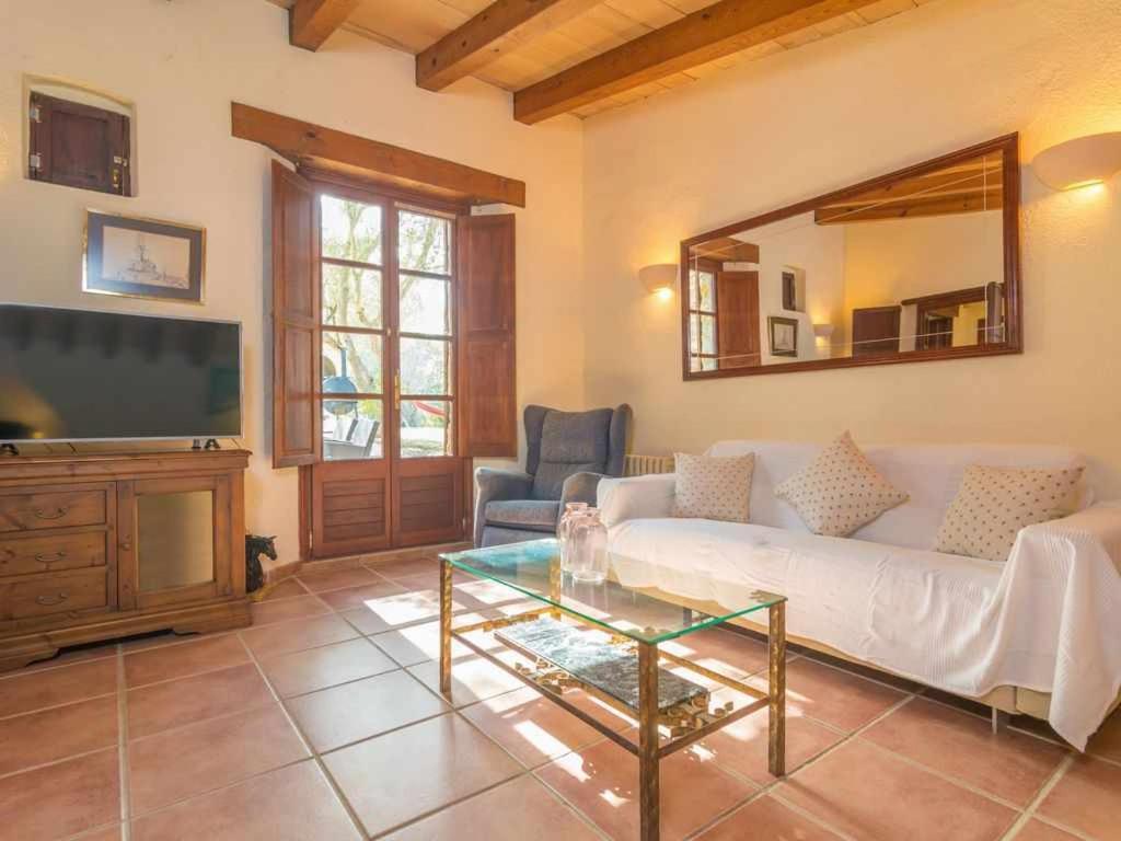 TV a/nebo společenská místnost v ubytování Finca Son Xona Alcina Vacation