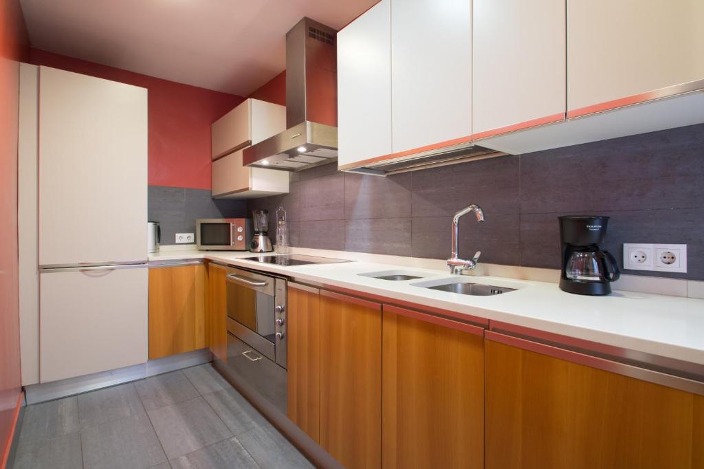 Kuchyňa alebo kuchynka v ubytovaní Luxury Central Apartment