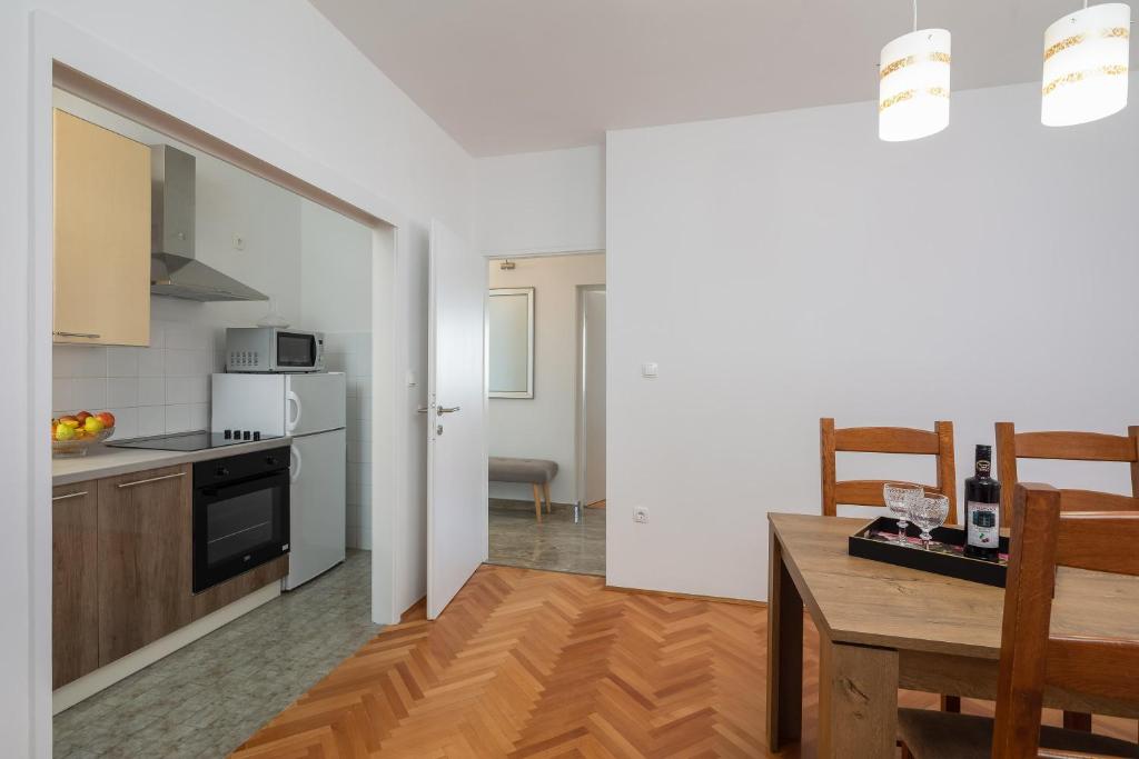 Kuchyňa alebo kuchynka v ubytovaní Beach Apartments Croatia