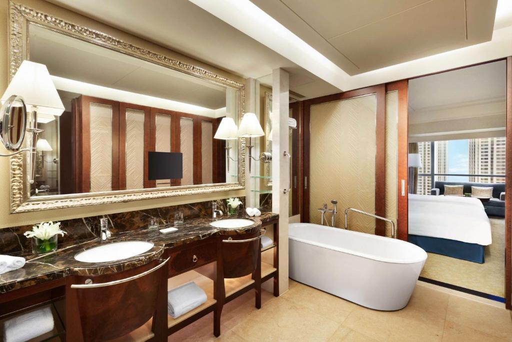 Shangri-La Qingdao - May Fourth Square - Premier Twin Room - Valley Wing