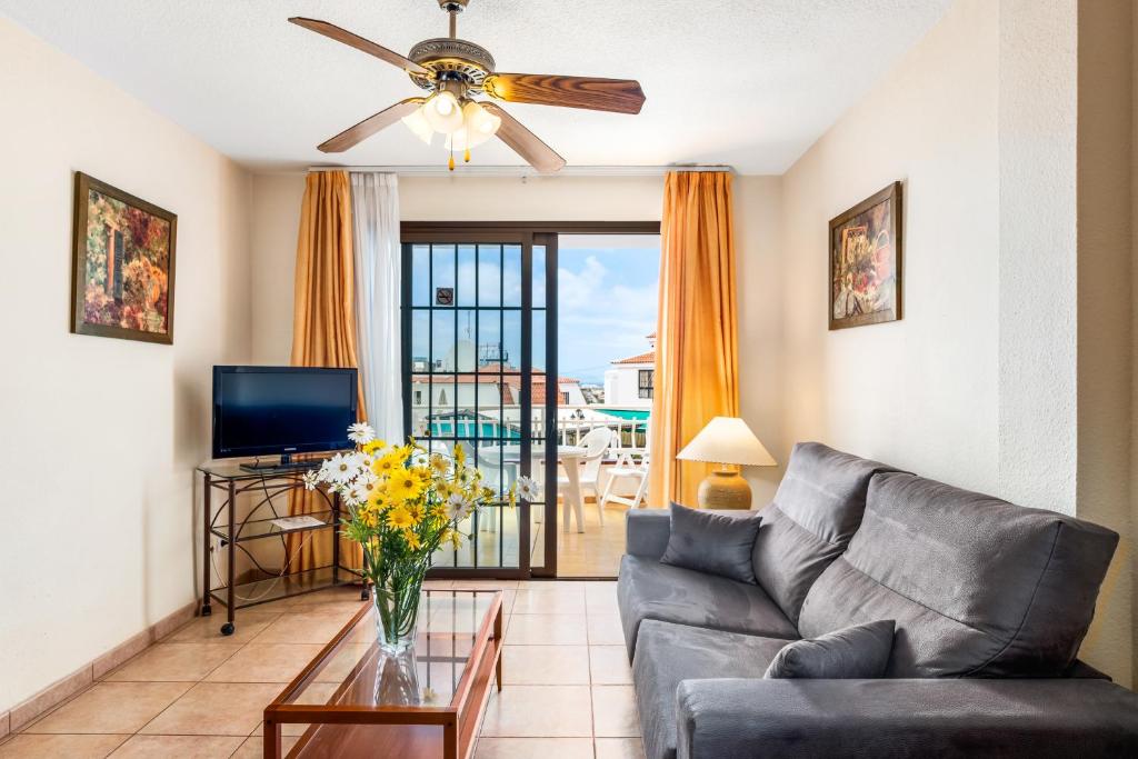 Club Tenerife Apartments - Two-Bedroom Apartment With Balcony