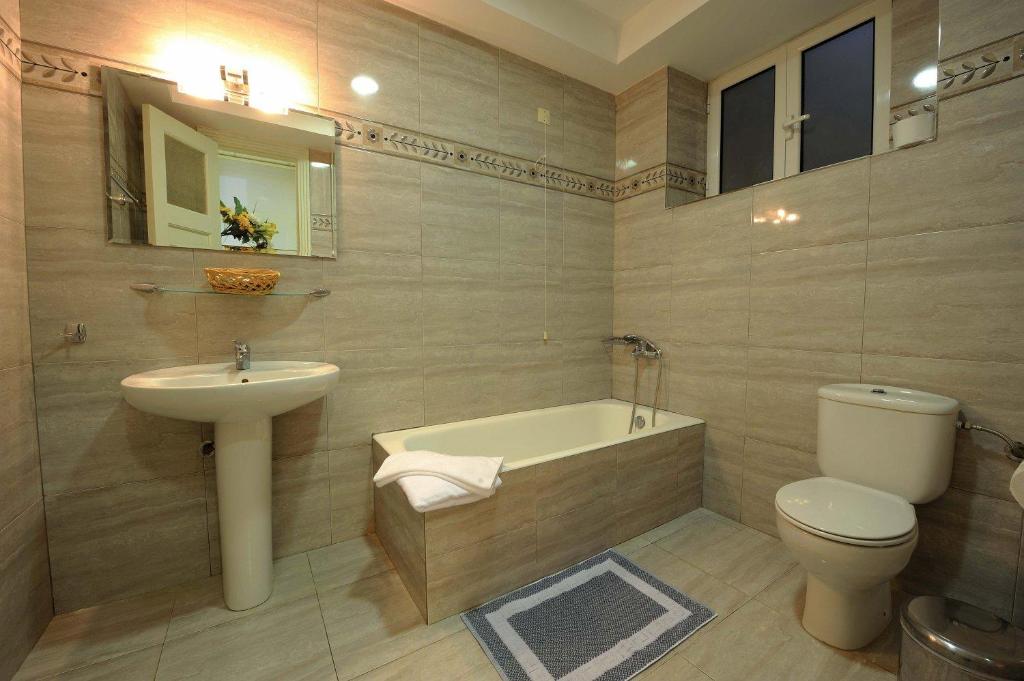 Koupelna v ubytování Kentrikon Hotel & Spa