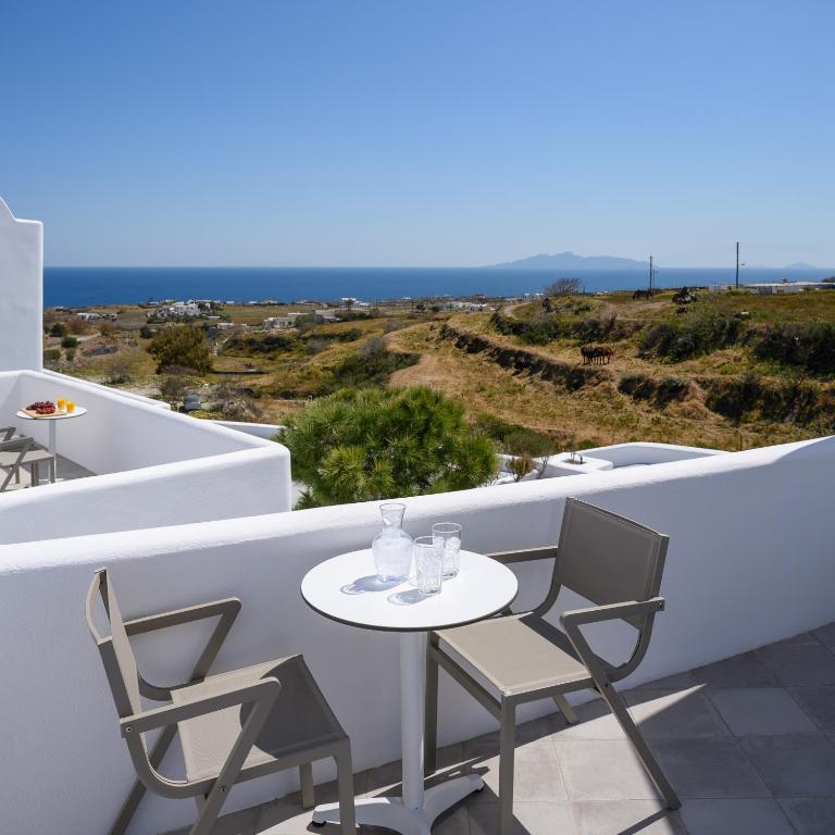 Este Luxury Suites - 3