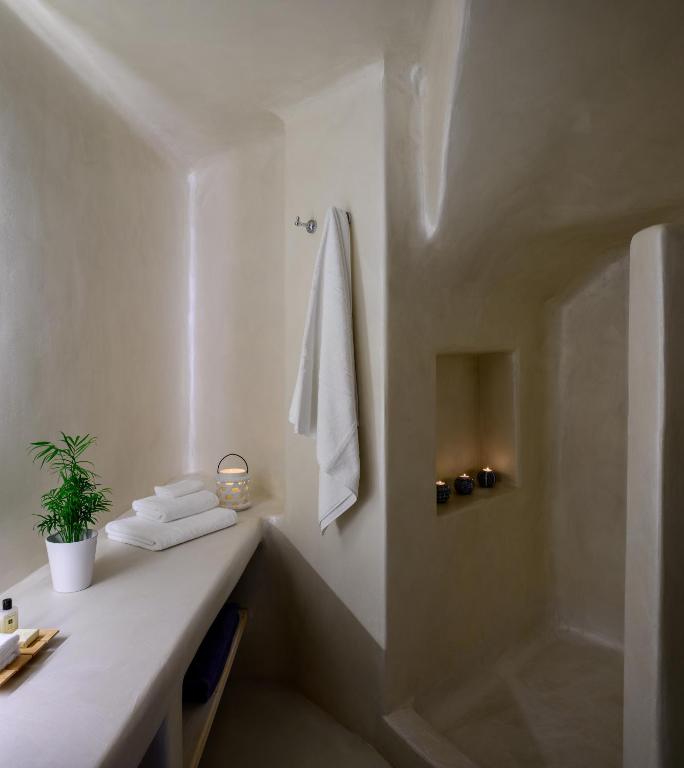 Este Luxury Suites - 11