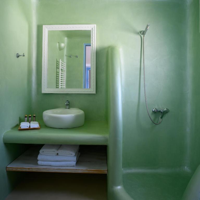 Este Luxury Suites - 13