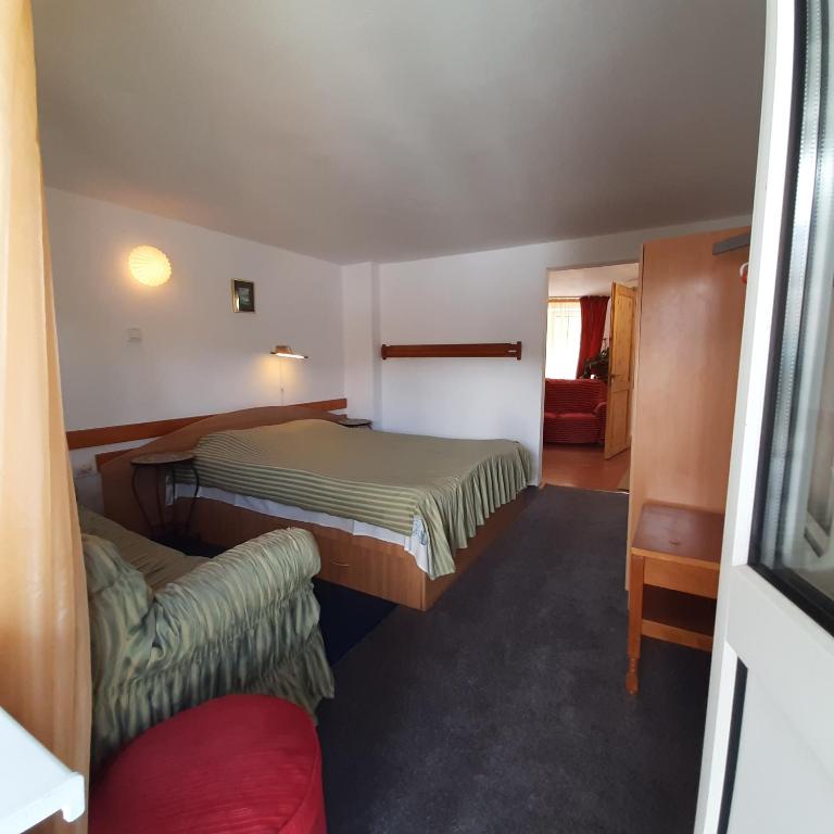 Apartamente Casa Cristina in Pensiune la 400m de Pârtia de ski - Apartamento De Dois Quartos