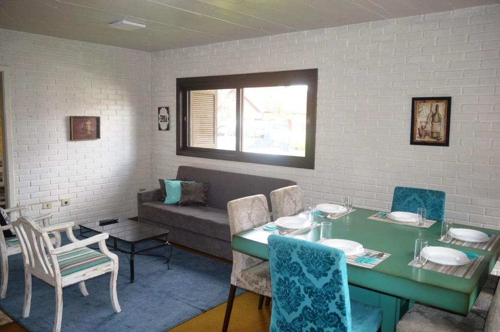 Gramado Alugueis - 04 DORMITORIOS - 50 METROS DA RUA COBERTA  Gramado Alugueis - 04 DORMITORIOS - 50 METROS DA RUA COBERTA