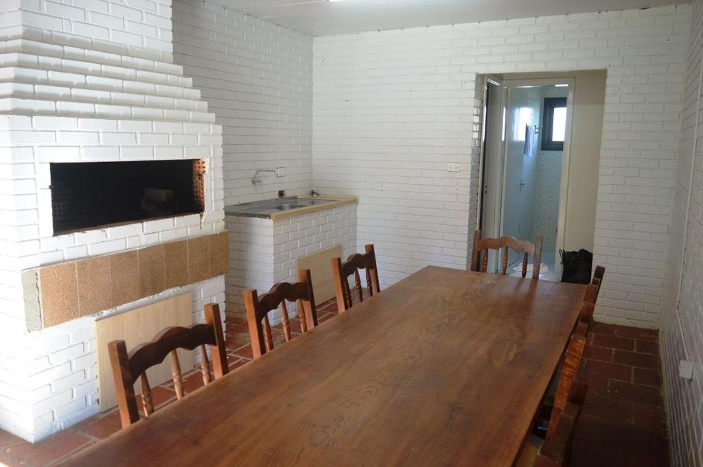 Gramado Alugueis - 04 DORMITORIOS - 50 METROS DA RUA COBERTA  Gramado Alugueis - 04 DORMITORIOS - 50 METROS DA RUA COBERTA