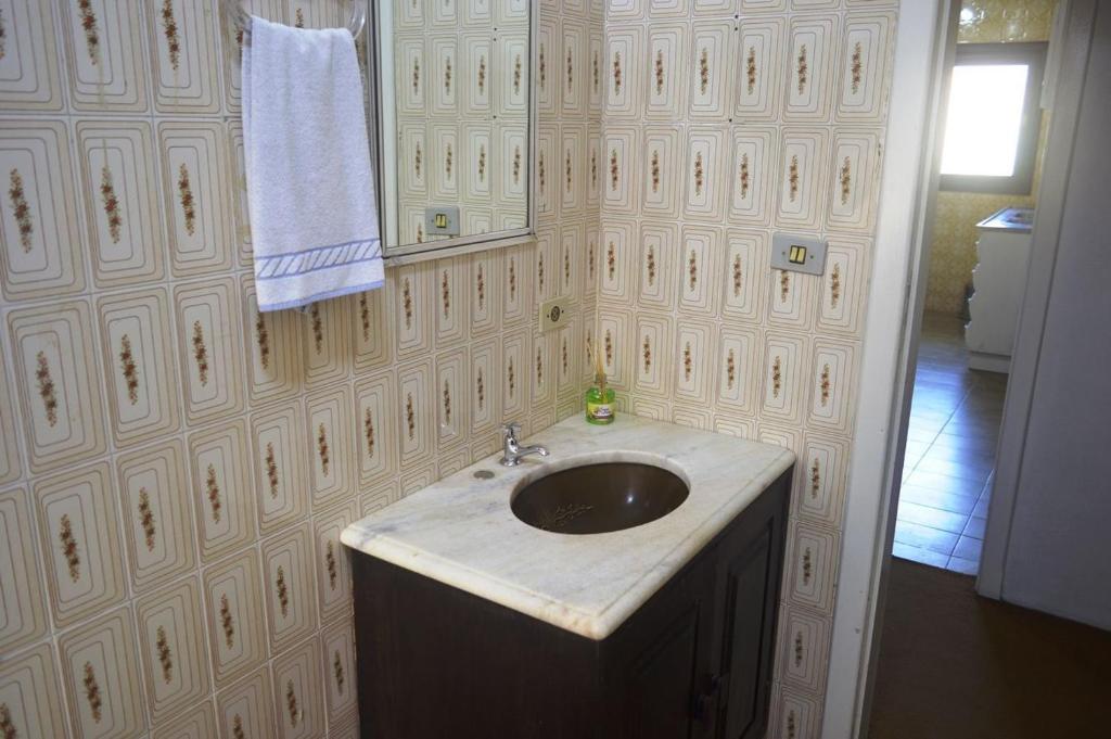 Gramado Alugueis - 04 DORMITORIOS - 50 METROS DA RUA COBERTA  Gramado Alugueis - 04 DORMITORIOS - 50 METROS DA RUA COBERTA