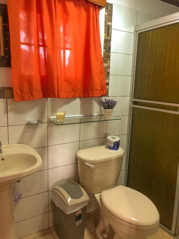 Koupelna v ubytování Hostal Familiar Rolo