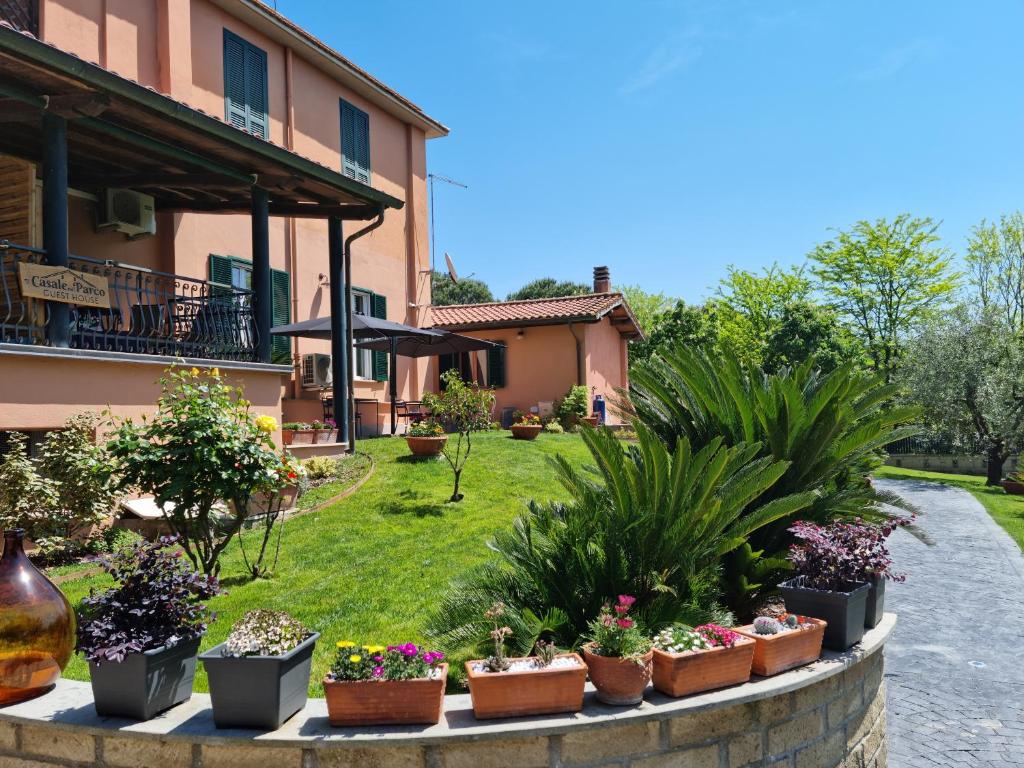 Κήπος έξω από το Il Casale nel Parco Guesthouse