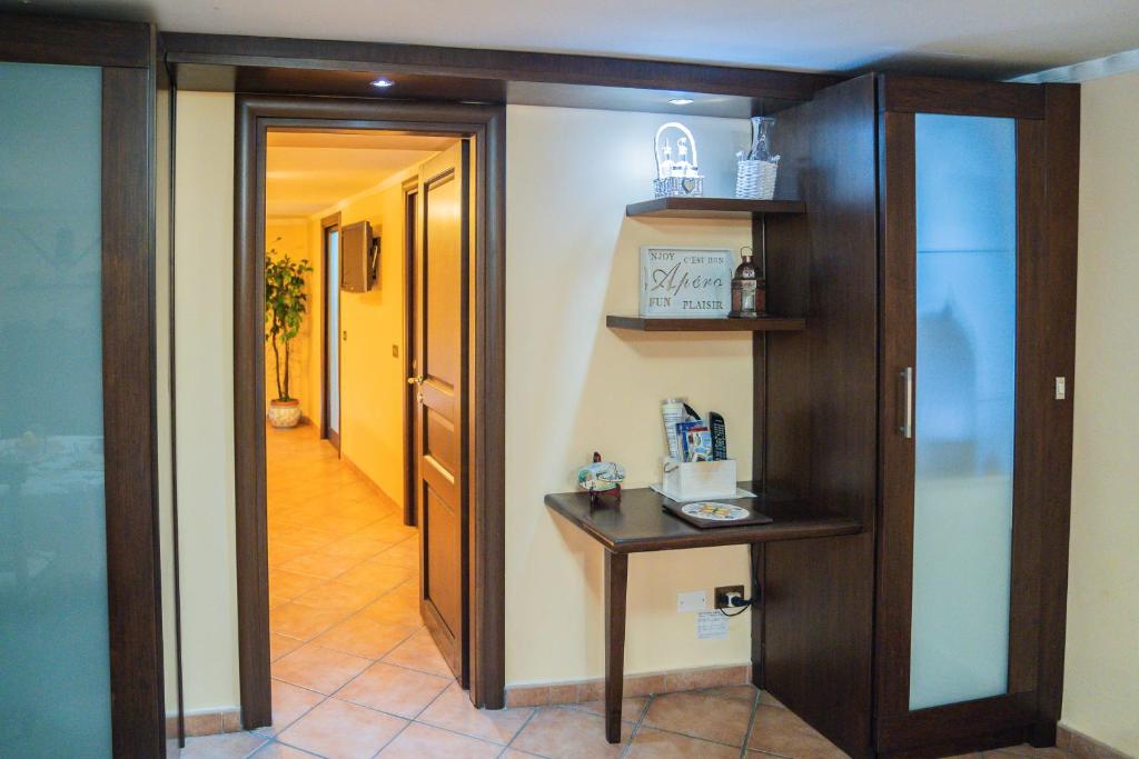 A kitchen or kitchenette at Domus Ugo