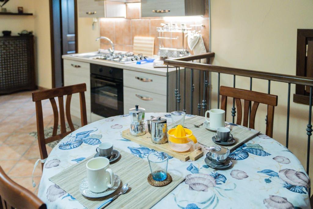 A kitchen or kitchenette at Domus Ugo