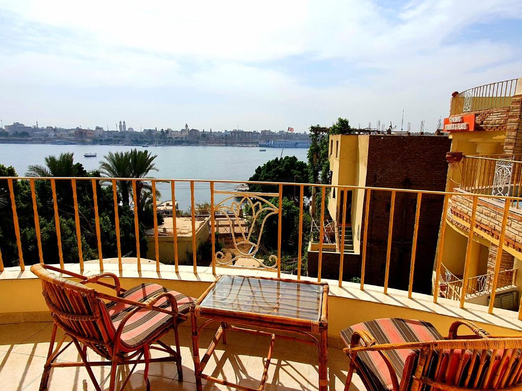 Spring Hotel Luxor - 12