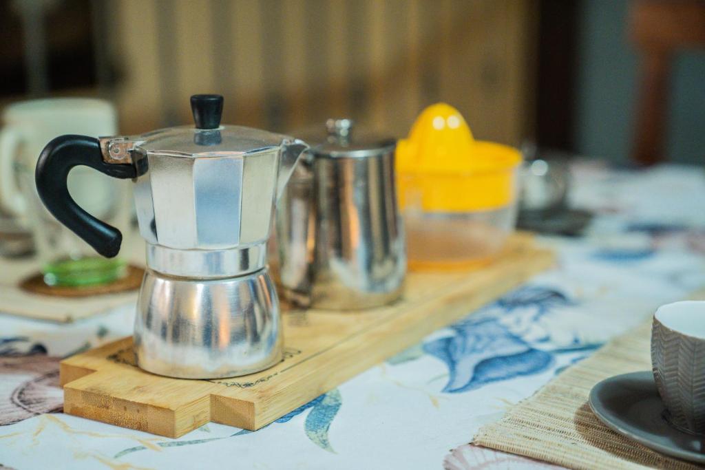 Coffee and tea making facilities at Domus Ugo